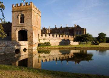 Picture of Broughton Castle